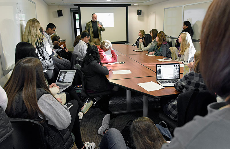Curt Chandler leading a session on pitching a story