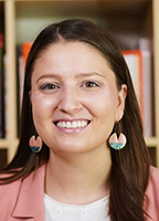 Headshot of alumni member Taylor Harrington